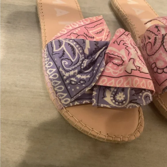 Manebi Paisley Women's Sandals - Picture 3 of 7